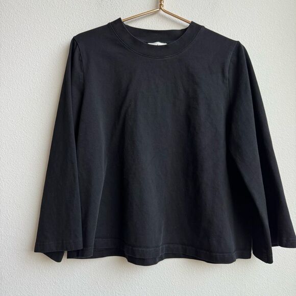 Tuckernuck Black Scoop Neck Black Boxy Relaxed Bell Sleeve Blouse Size Medium - Picture 1 of 5